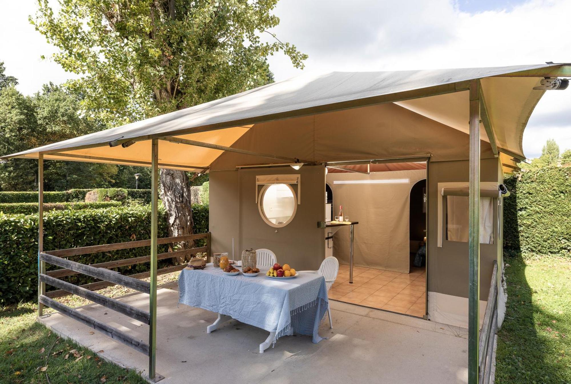 Camping Le Lac Des Sapins Cublize エクステリア 写真